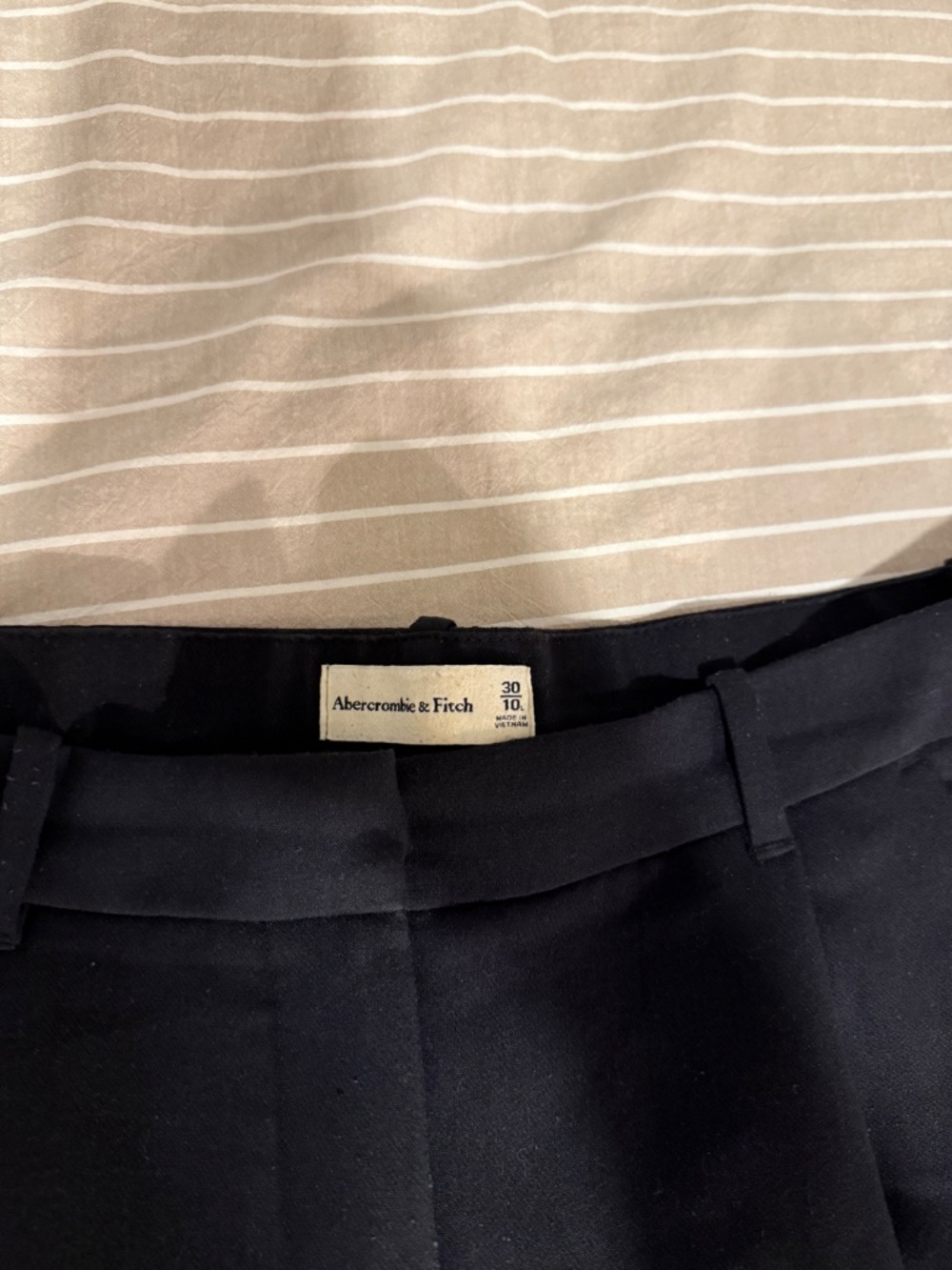 Abercrombie & Fitch Sloane Tailored Wide Leg Pant in Black Size 30/10 L - Picture 3 of 6